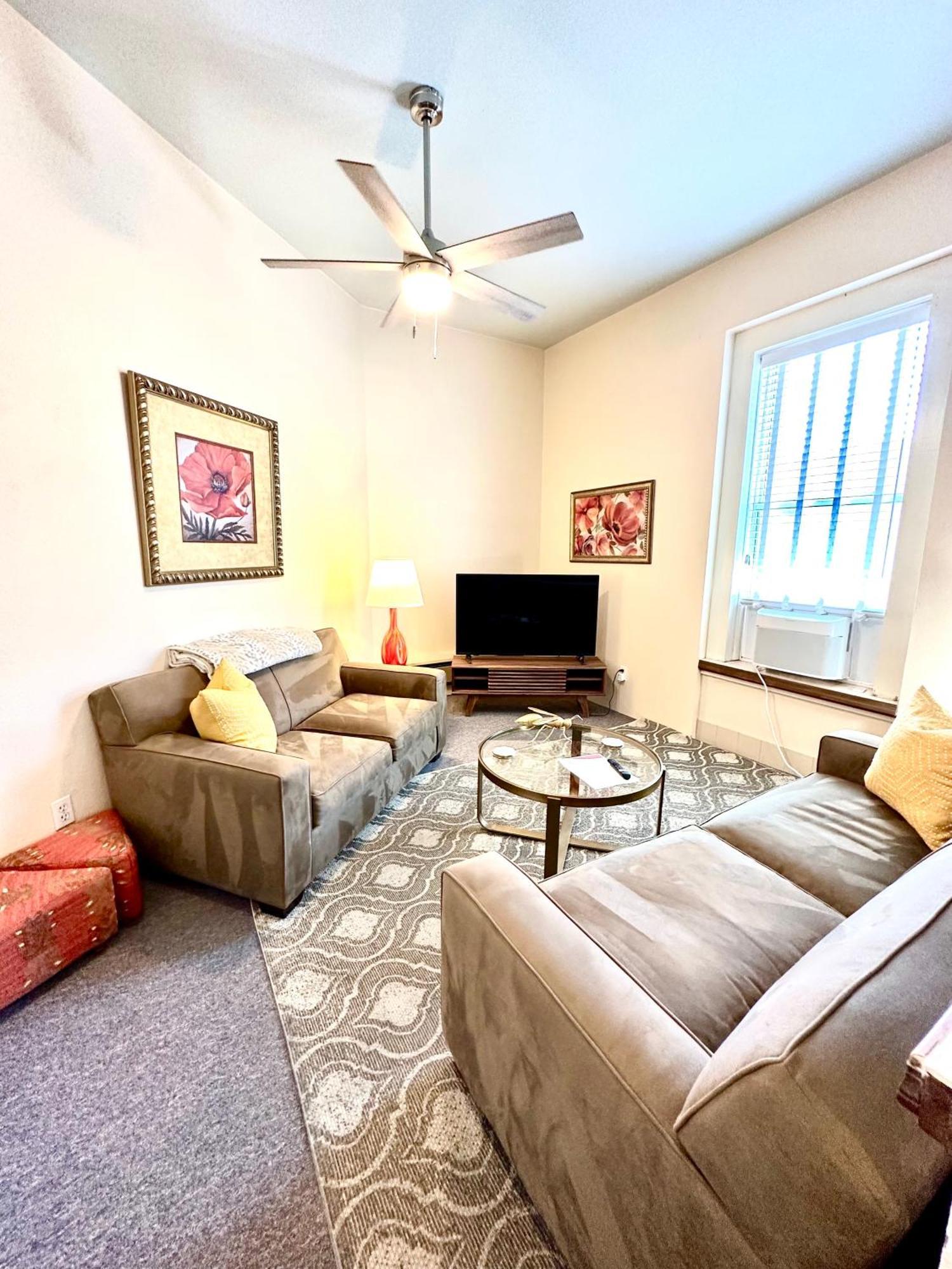 Bisbee Brownstone Suites Экстерьер фото