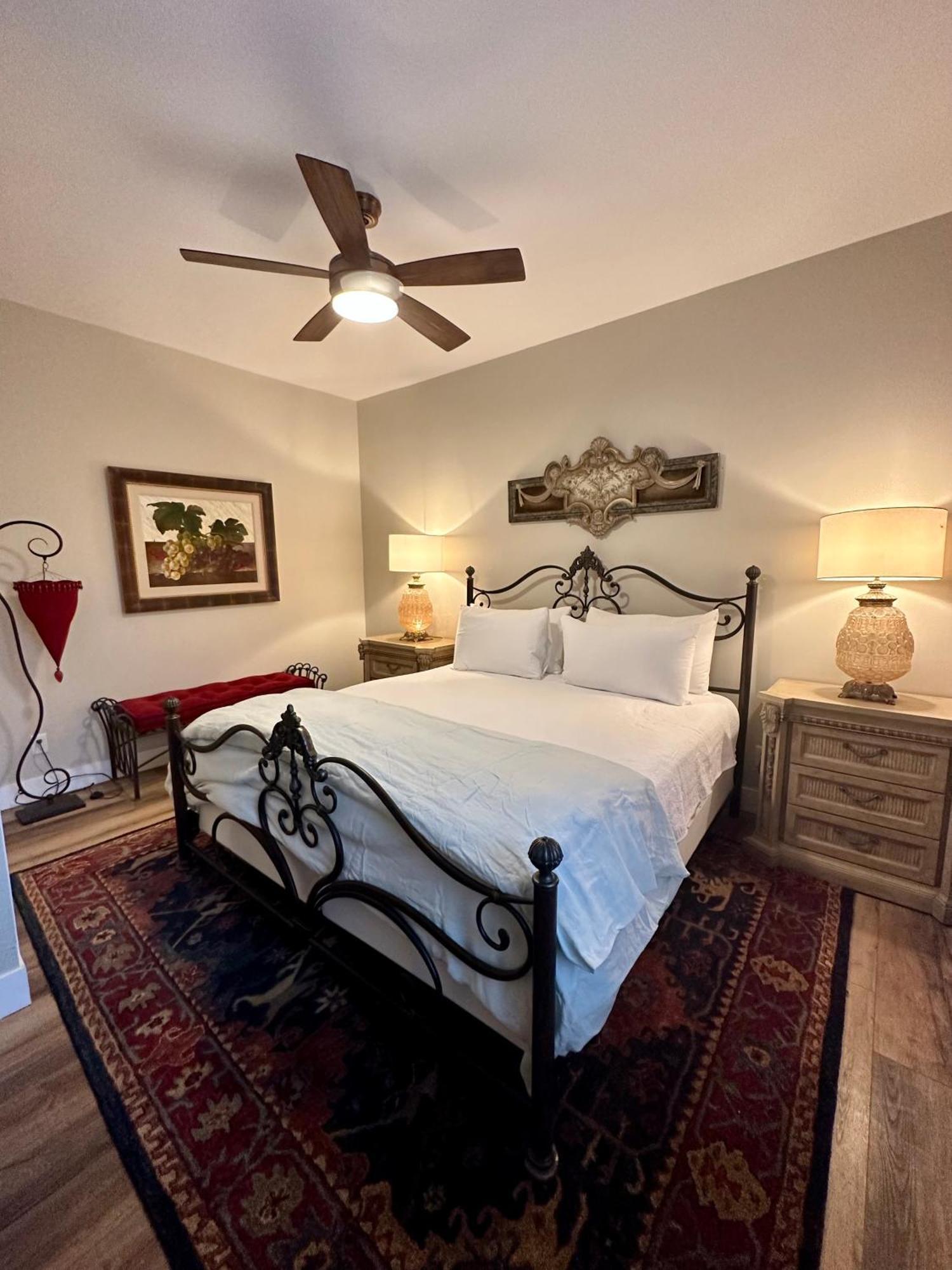 Bisbee Brownstone Suites Экстерьер фото