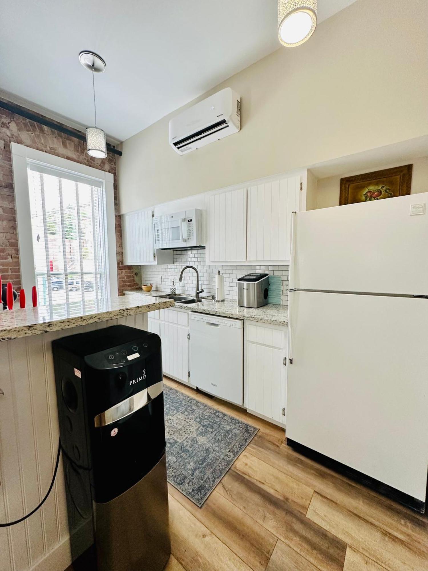 Bisbee Brownstone Suites Экстерьер фото