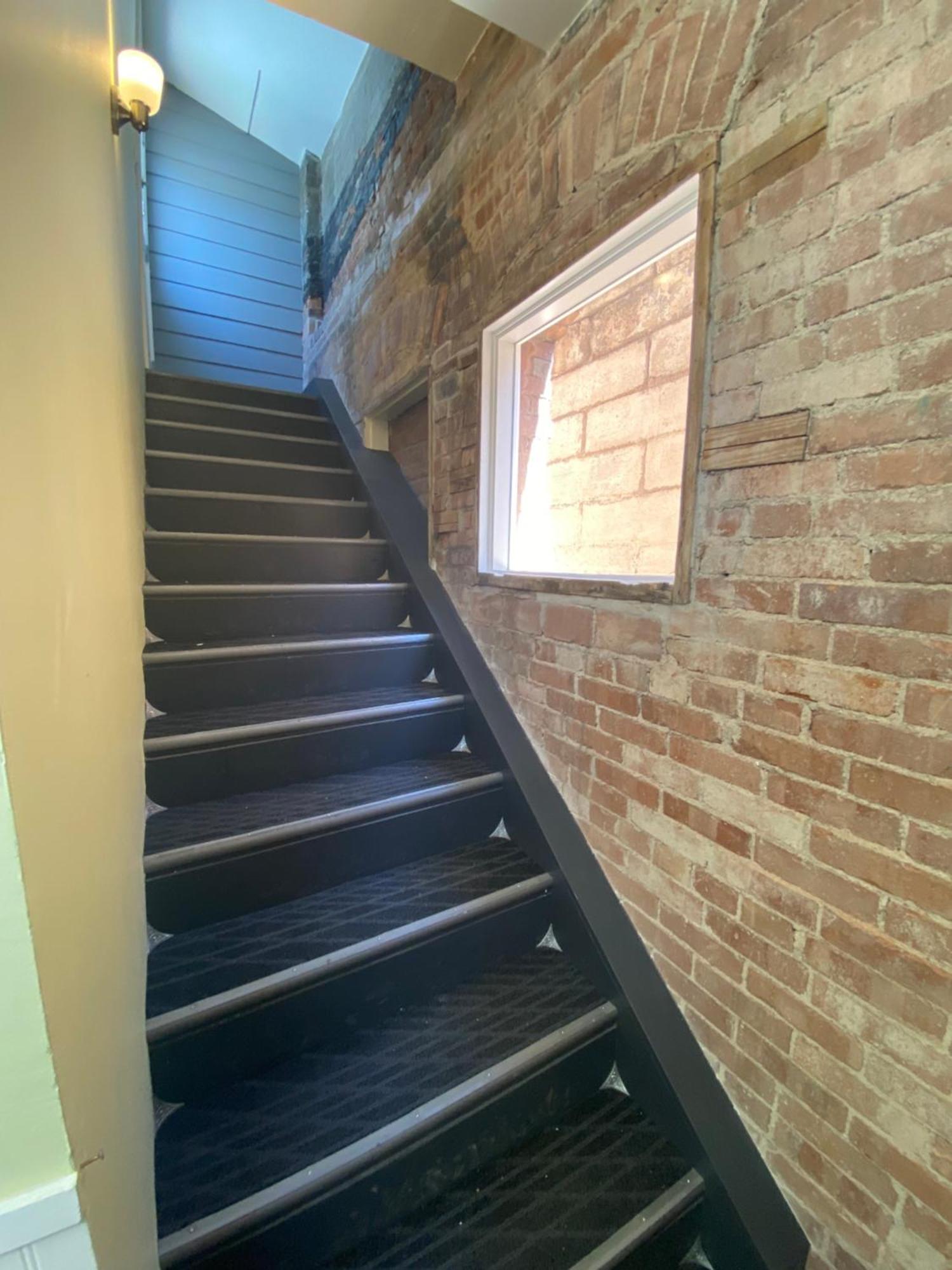 Bisbee Brownstone Suites Экстерьер фото