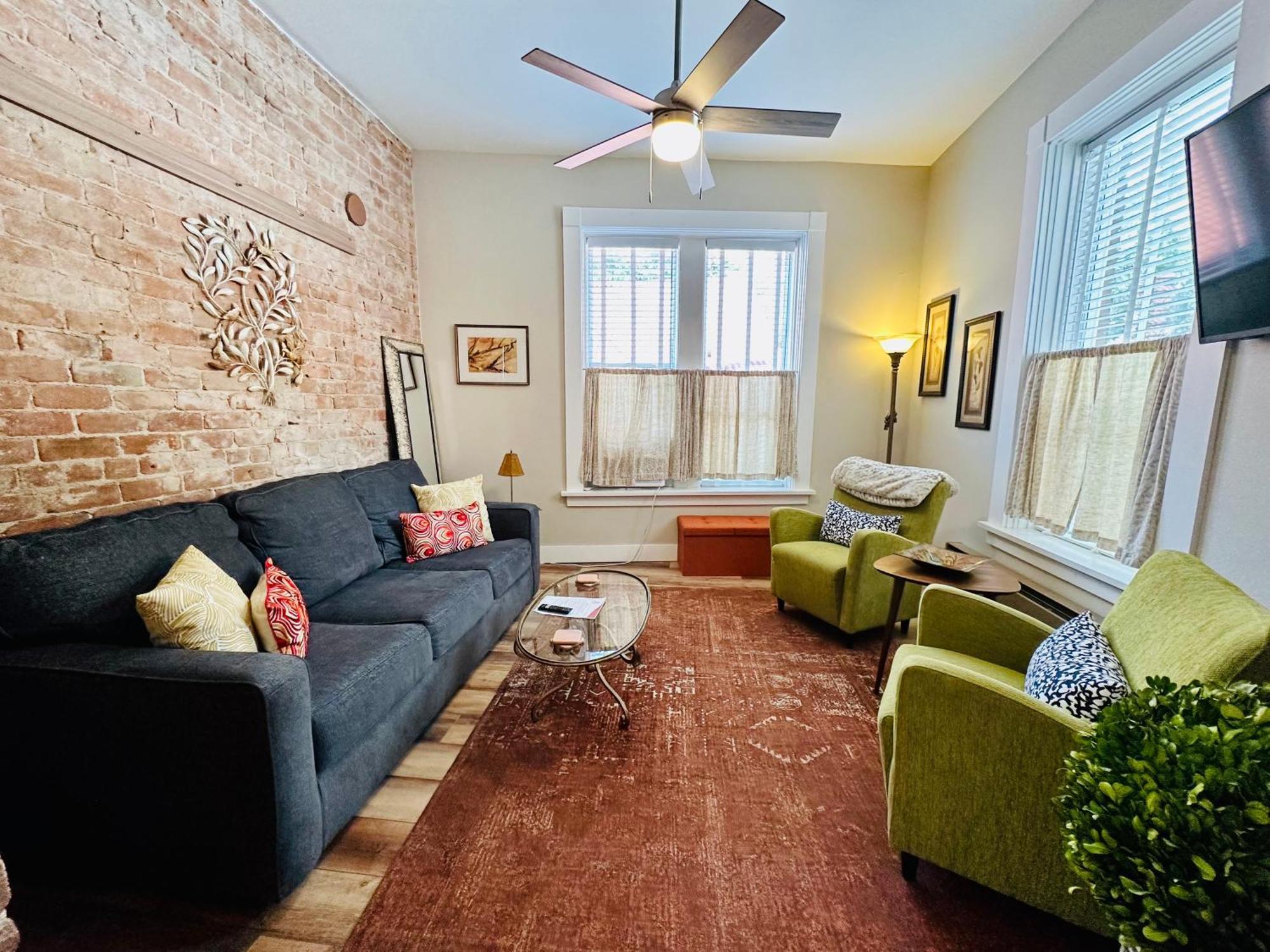 Bisbee Brownstone Suites Экстерьер фото