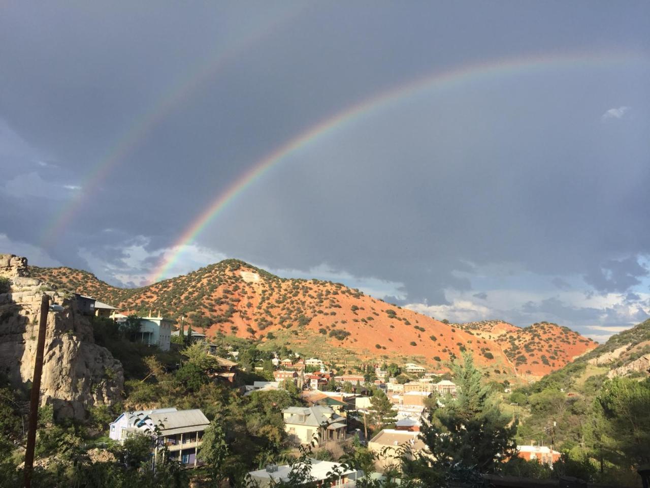 Bisbee Brownstone Suites Экстерьер фото